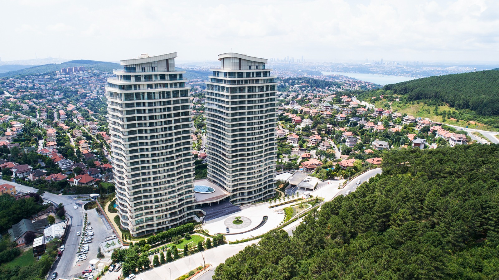 Apartment For Sale with Wonderful Sea View in The Asian side of Istanbul || Esta-253