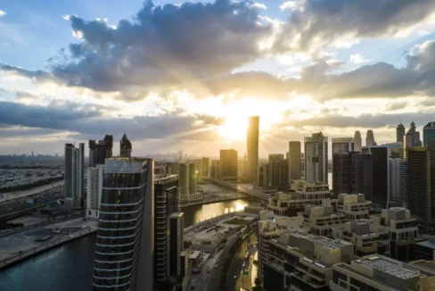 Pagani_canal+city+views_sunset